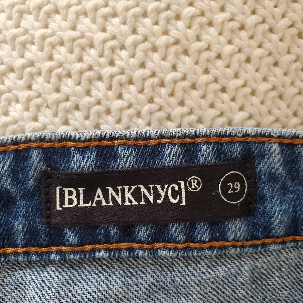 NEW! BLANK NYC | 'TheWarren' Work With Me Mid-thigh Distressed Jean Shorts sz 29